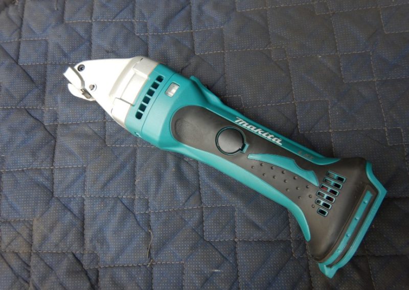 販売終了いたしました」中古程度良 マキタ 充電式ストレートシャー