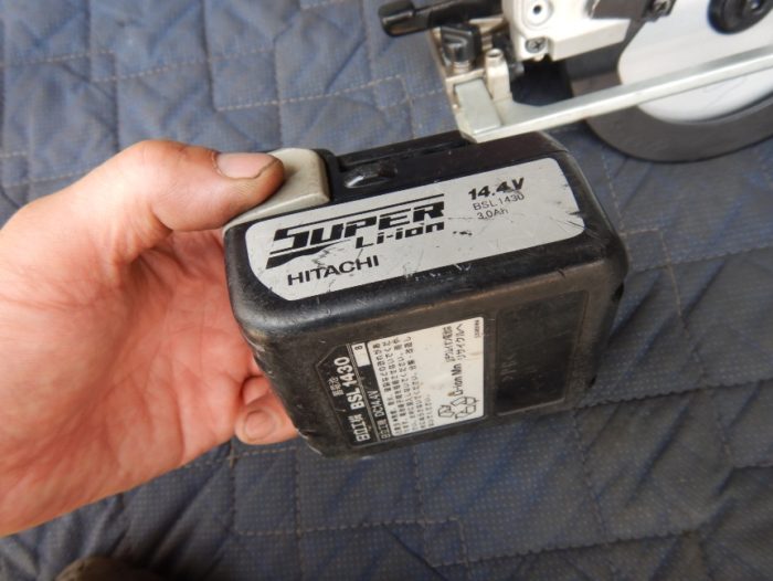 日立 HITACHI C14DSL2 充電マルノコ バッテリ14.4V一個/充電器付き