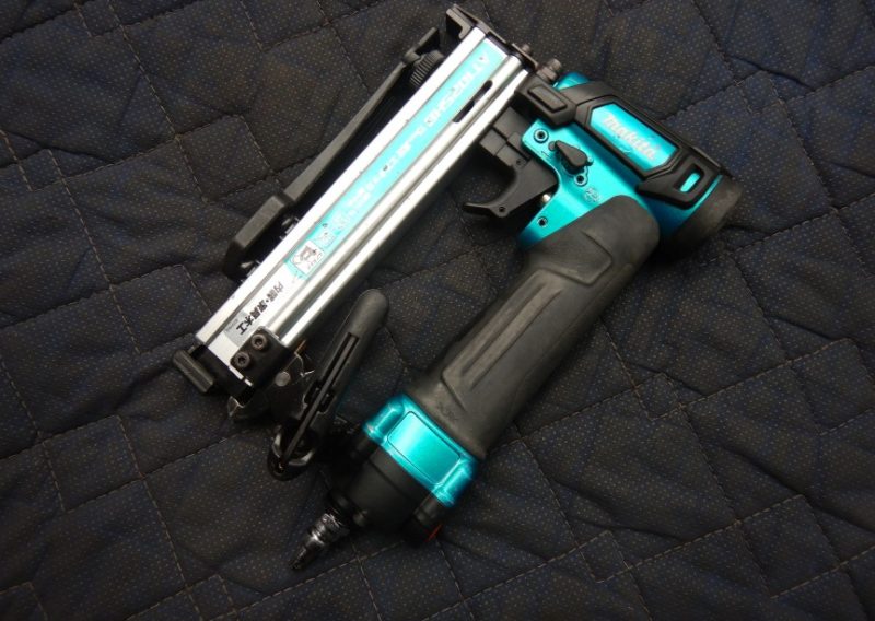 マキタ AT1025HB 高圧エアタッカー 中古】マキタ(Makita) 10mm高圧